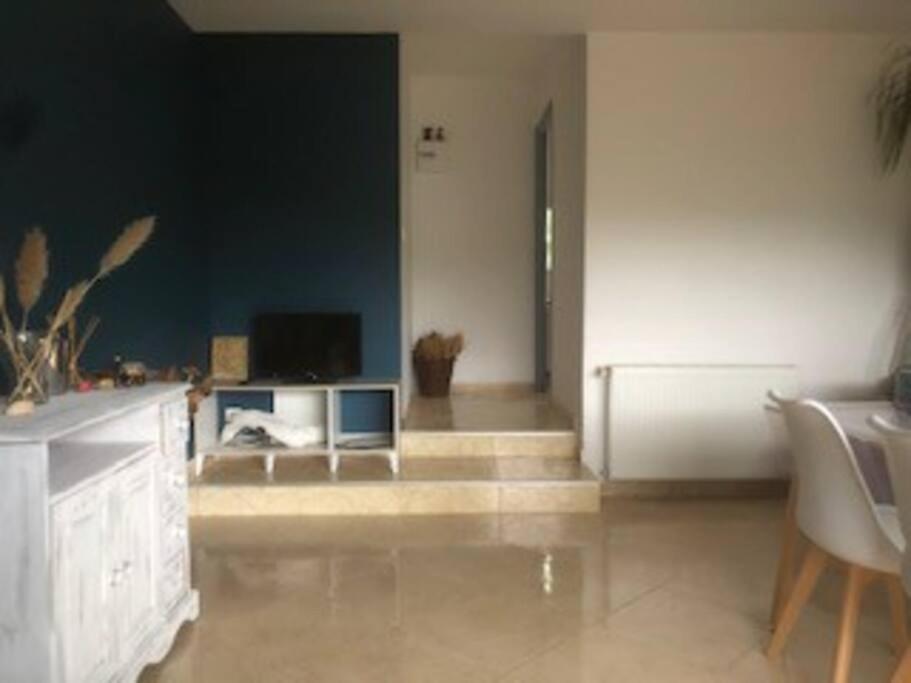 Maison Dans Une Propriete Avec Une Cour Corneilhan Exterior foto